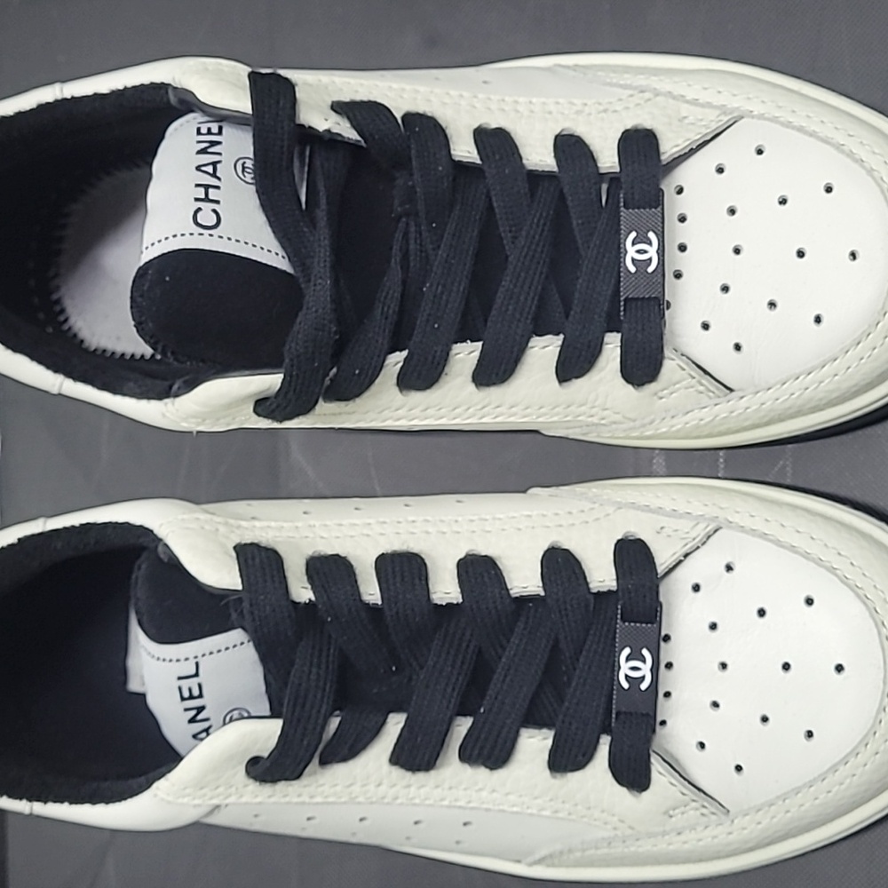 Amazing Chanel Lambskin White Leather CC Trainer Sneakers Size 9